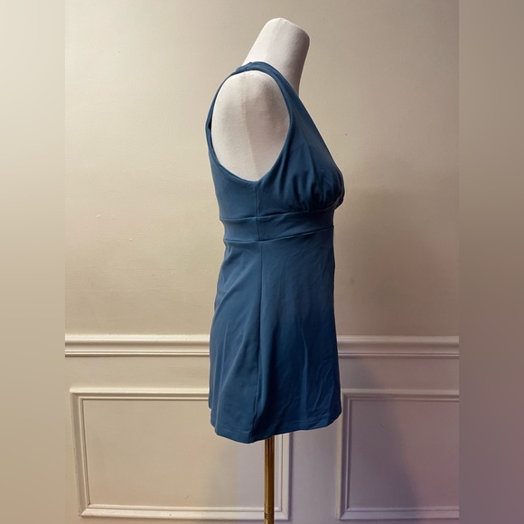 Susana Monaco Empire Waist Deep V Top Size Medium - Picture 9 of 10